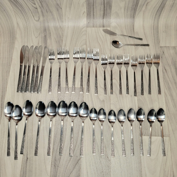 VTG Rogers Co Stainless Korea Flatware Floral Stanley Roberts Srb274 - 39 Pieces - Picture 2 of 15